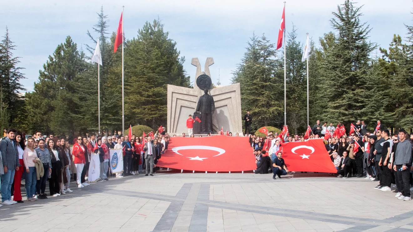 Selçuk Üniversitesinde ‘Cumhuriyetimizin 100. Yılı Yürüyüşü’ düzenlendi